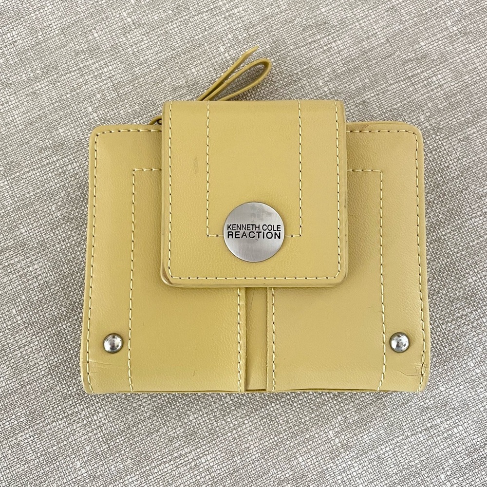 Kenneth Cole Reaction  Wallet